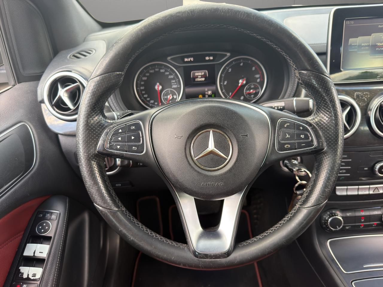 Mercedes B 180 D - Automatica - Promo Finanziamento - Interni in pelle - Navi - Retrocamera