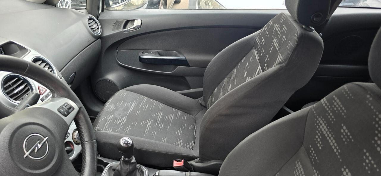 Opel Corsa 1.2 85CV 3 gas va. Sempre ok patentati