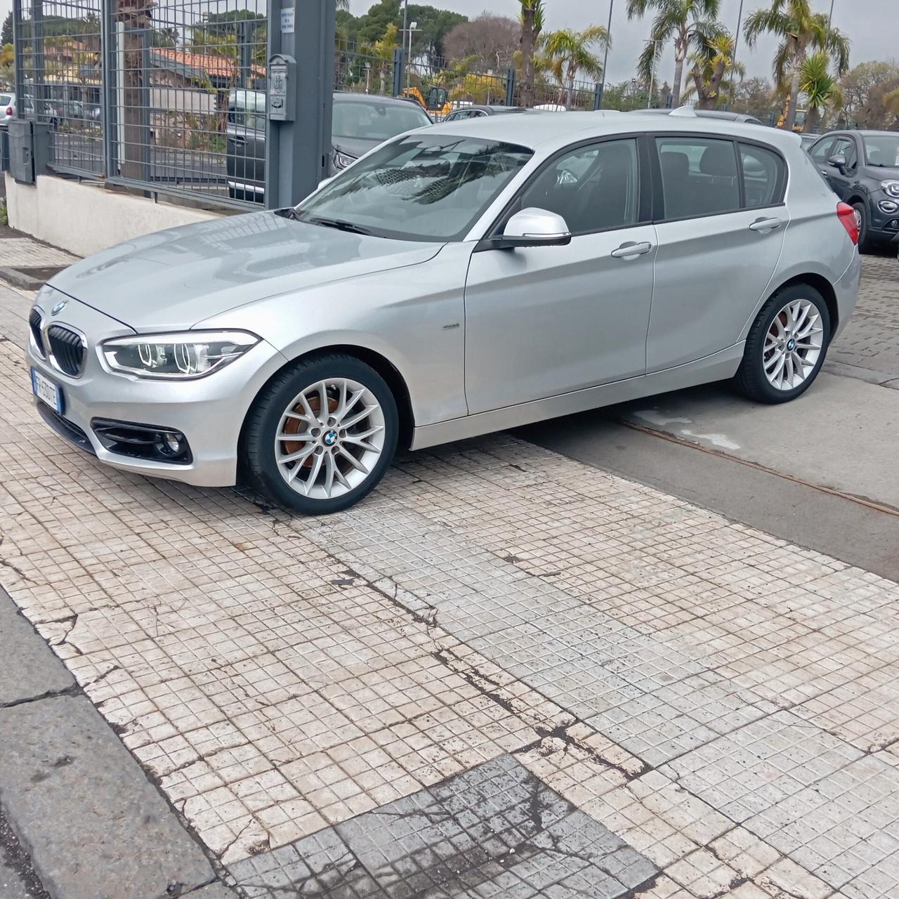 Bmw 118 118d 5p. Business Advantage