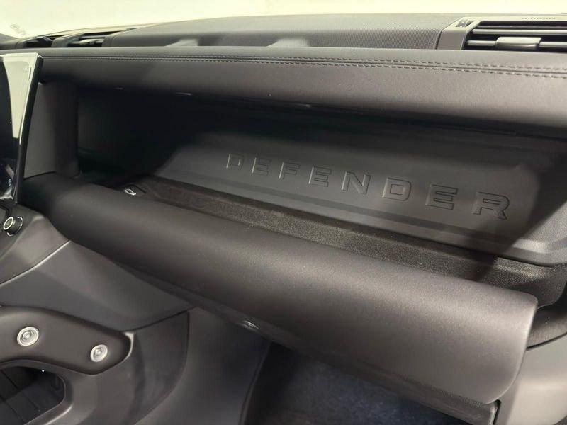Land Rover Defender D200 AWD Auto 110 X-Dynamic SE
