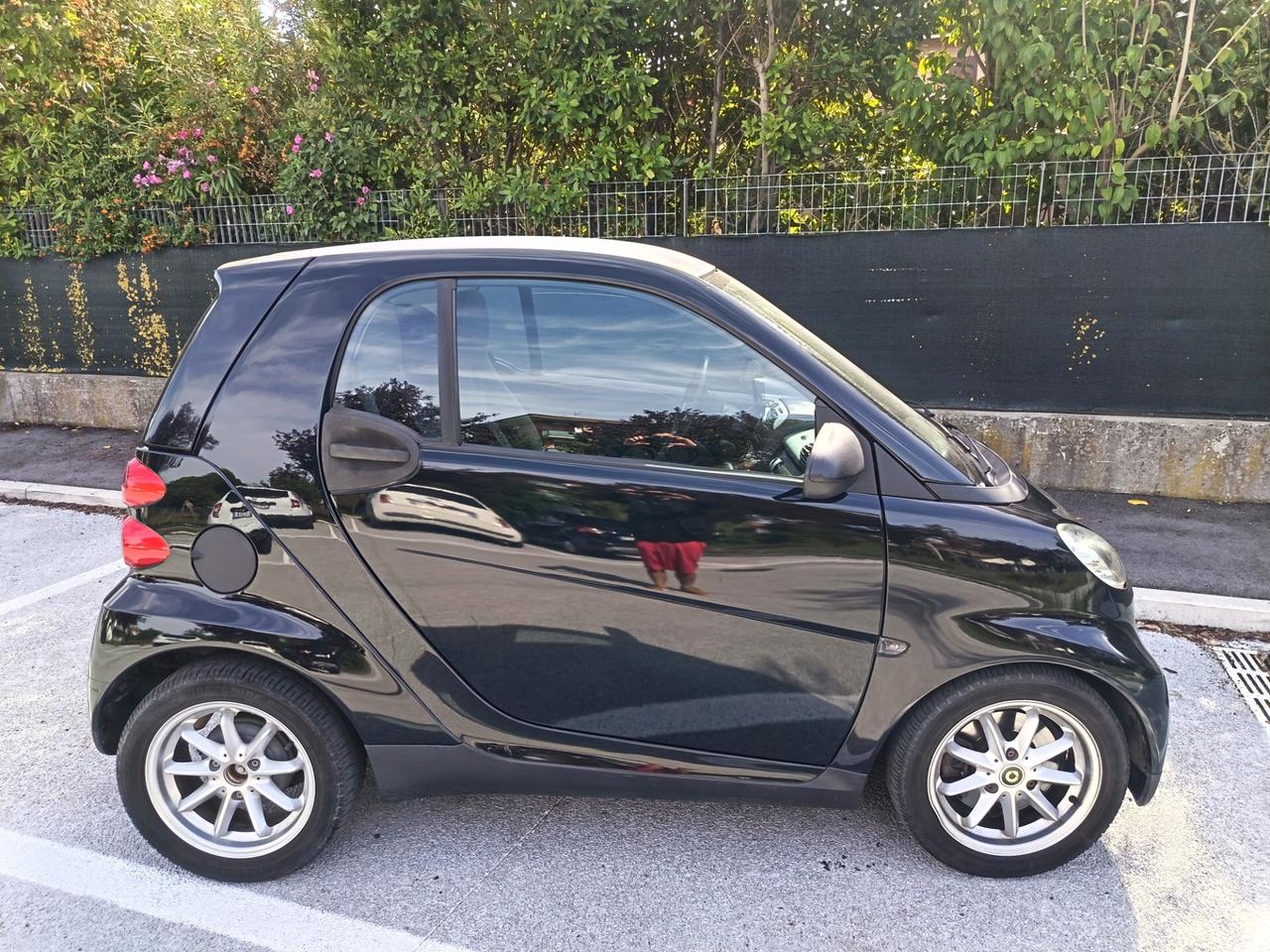 Smart ForTwo 1000 52 kW MHD coupé pure