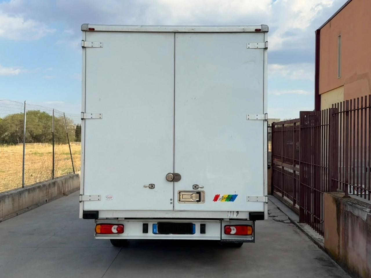 Peugeot Boxer 330 2.0 BlueHDi PC Cabinato
