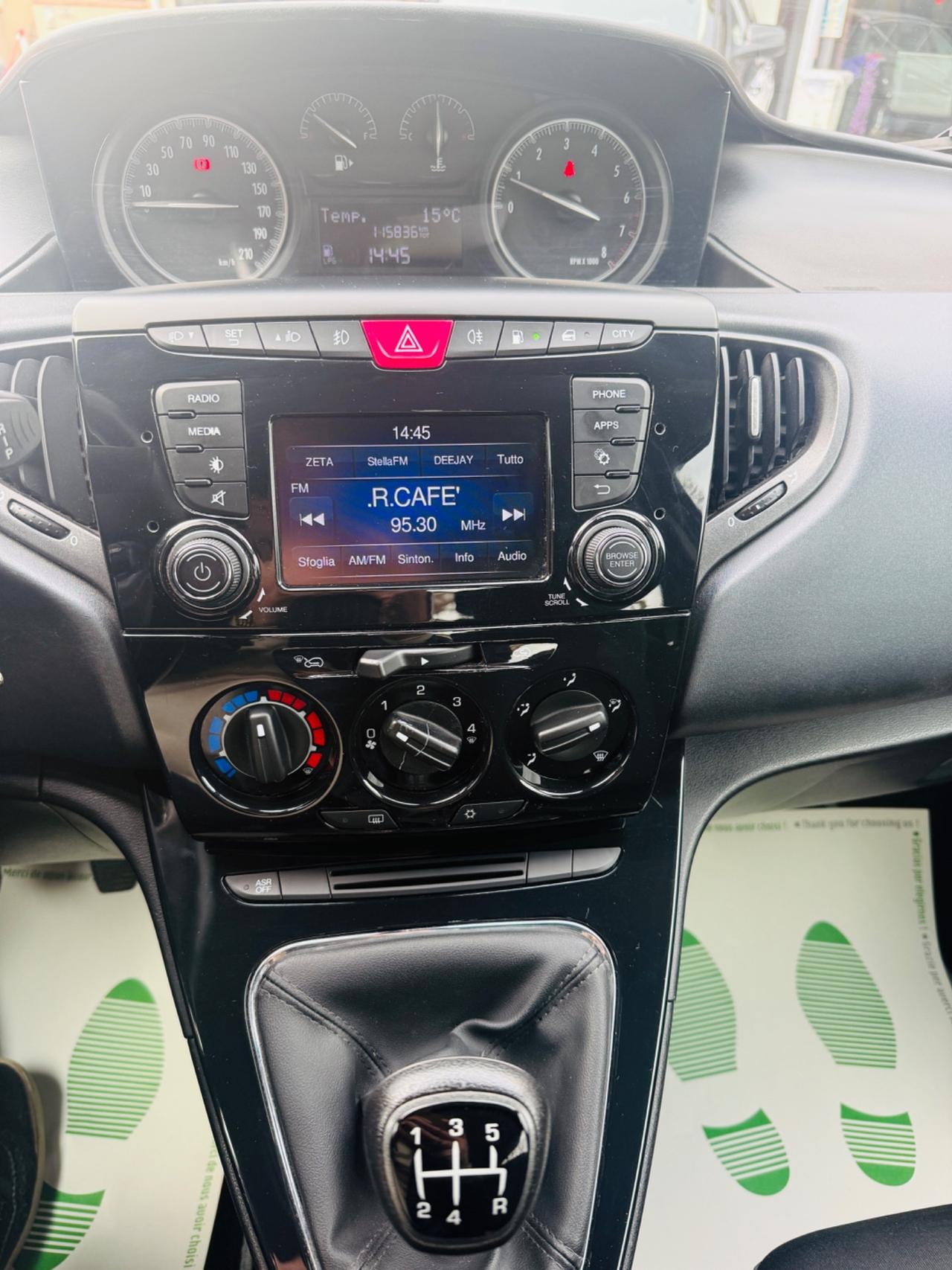 Lancia Ypsilon 1.2 69 CV 5 porte GPL Ecochic Gold