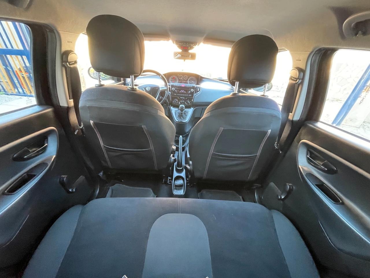Lancia Ypsilon 1.2 69 CV Platinum EURO 5