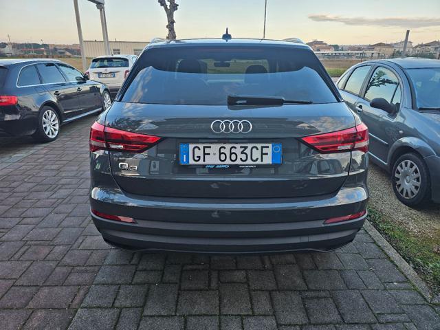 AUDI Q3 35 TDI S tronic Business