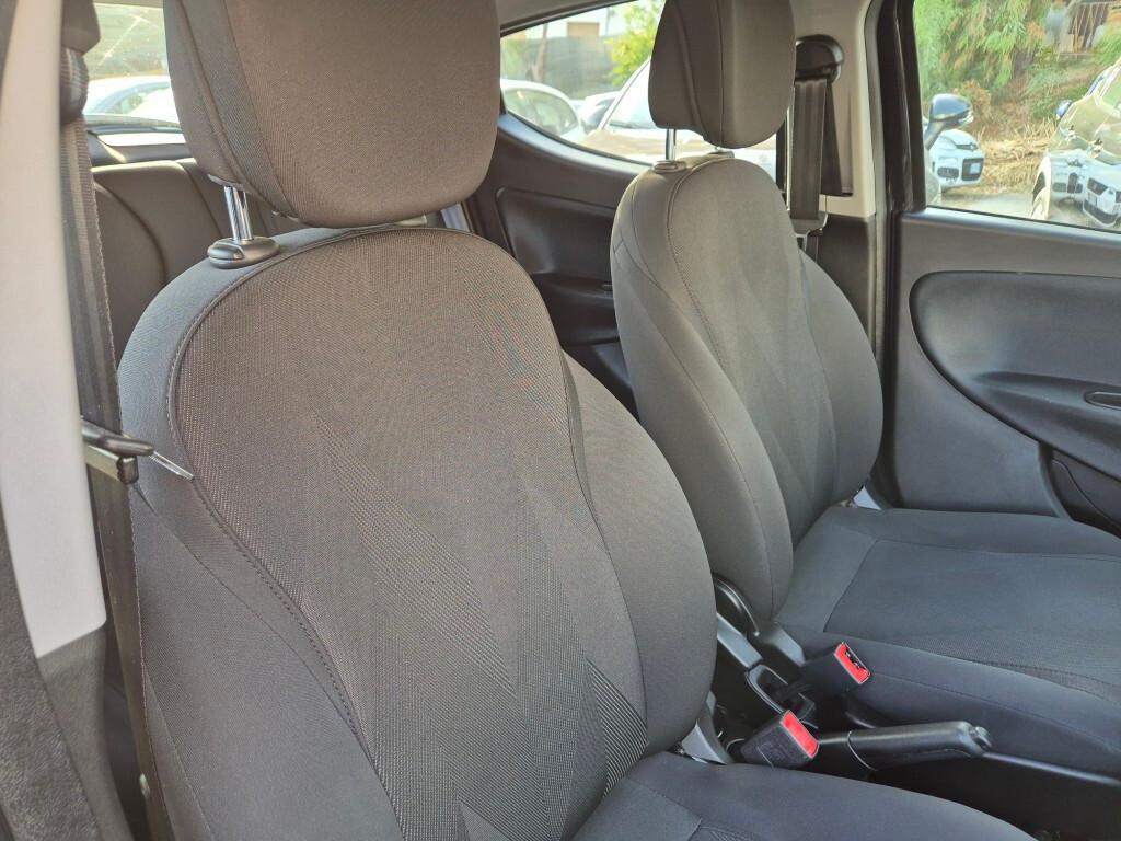 Lancia Ypsilon 1.2 69 CV 5-POSTI Gold