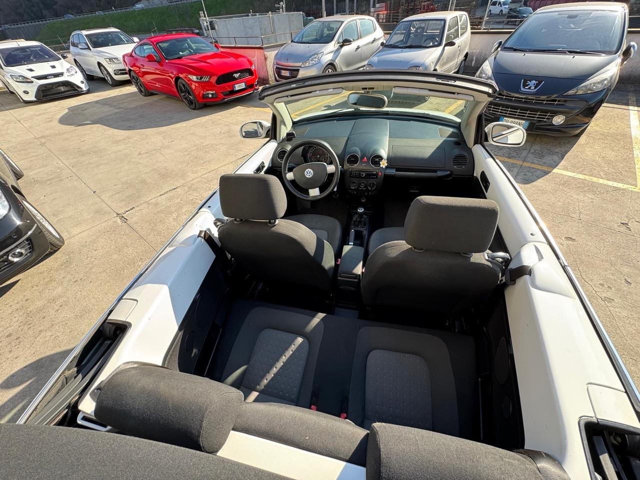 Volkswagen New Beetle 1.4 Cabrio