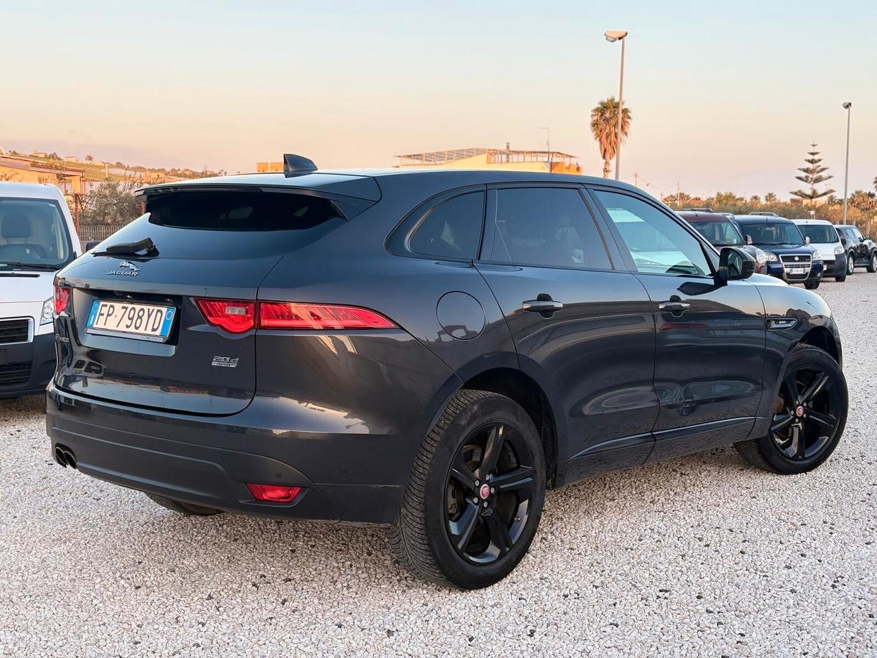 Jaguar F-Pace 2.0 D 180 CV aut. R-Sport