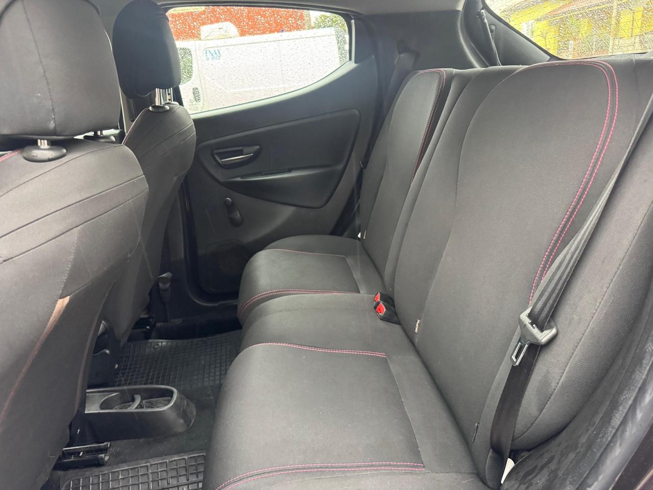 Lancia Ypsilon 0.9 TwinAir 85 CV 5 porte S&S Gold