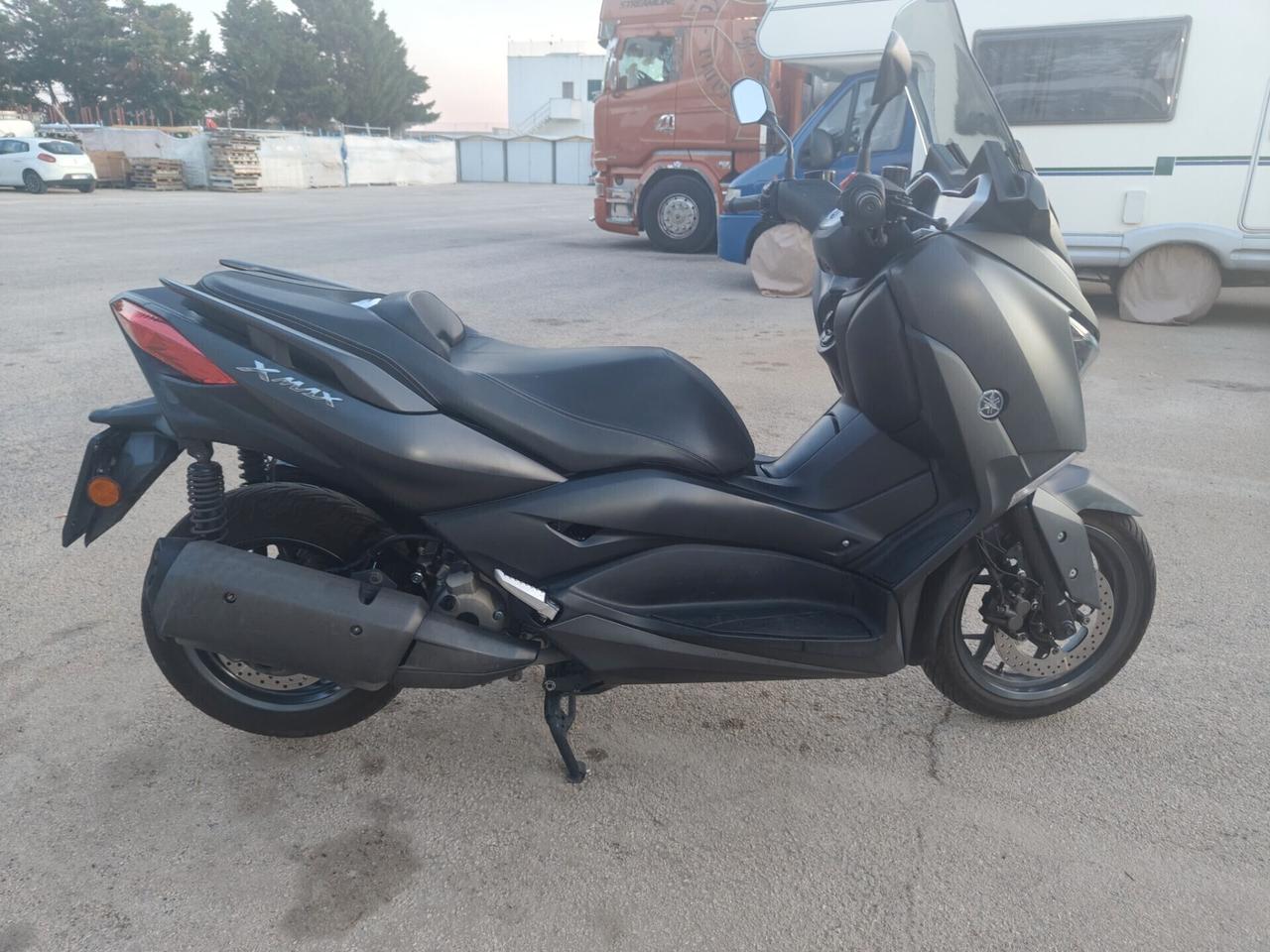 Yamaha X-Max 300 permuta auto/moto