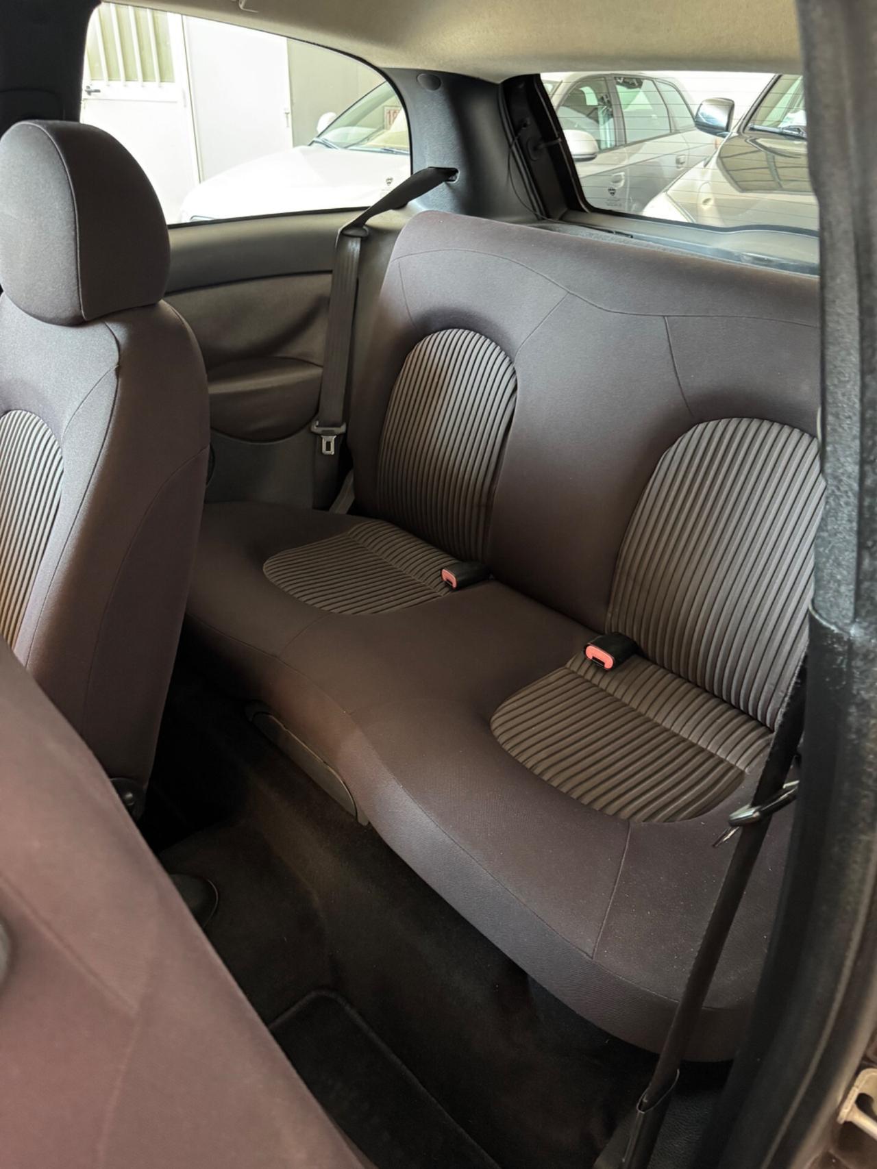 Lancia Ypsilon 1.4 Platino Ecochic GPL