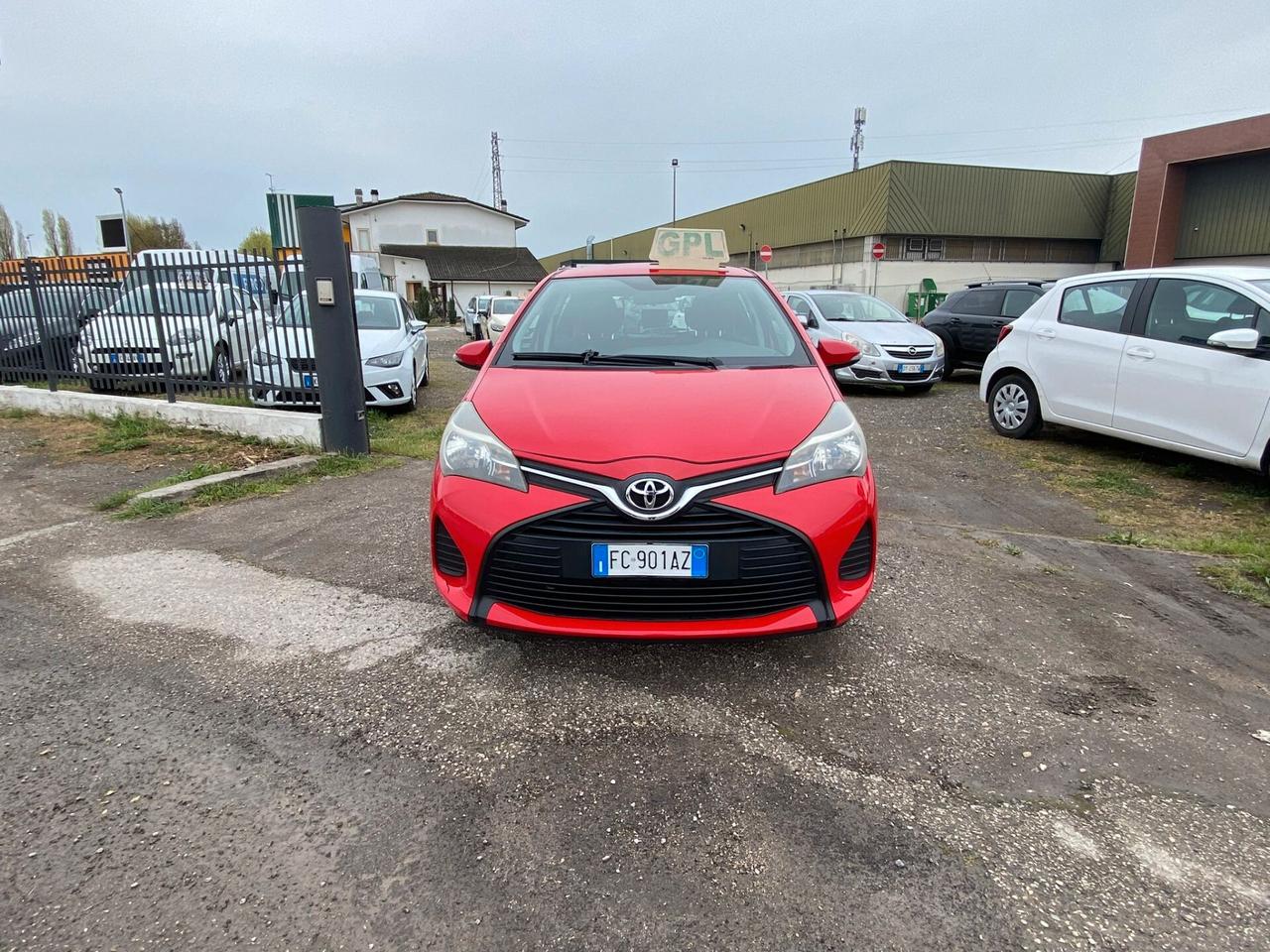 Toyota Yaris 1.0 5 porte GPL