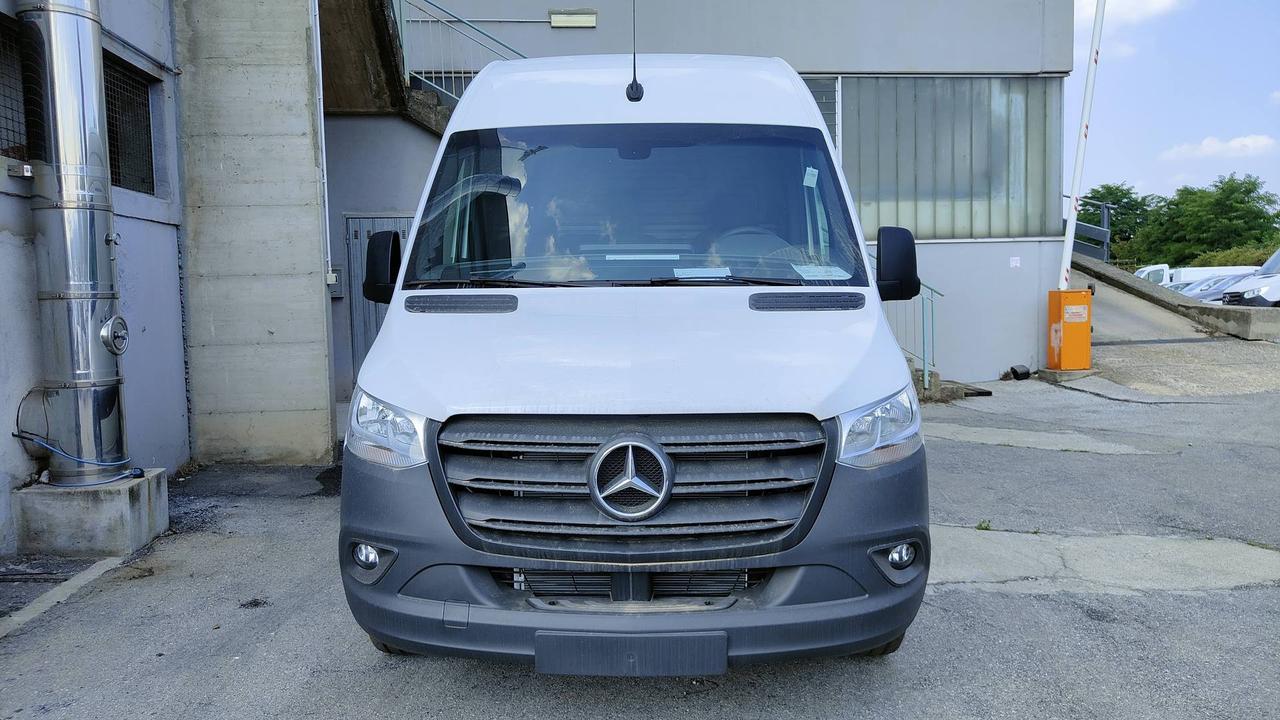 Mercedes-Benz 317 CDI F 37/35