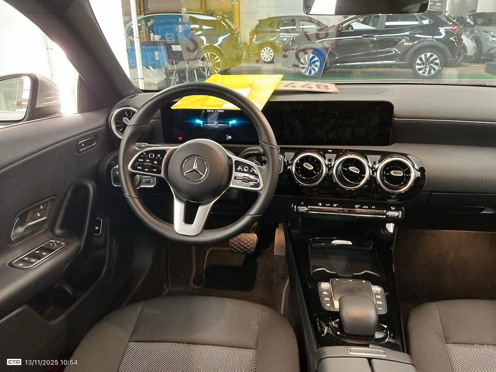 Mercedes-benz CLA 180 180D 116CV AUTOMATIC BUSINESS SOLUTION ( NAVI PREMIUM - PARK ASSISTANT ) CC. 1950