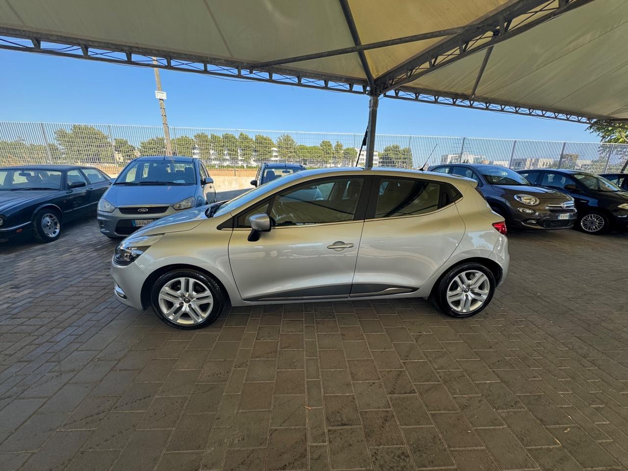 Renault Clio 1.2 75CV 5 porte Intens