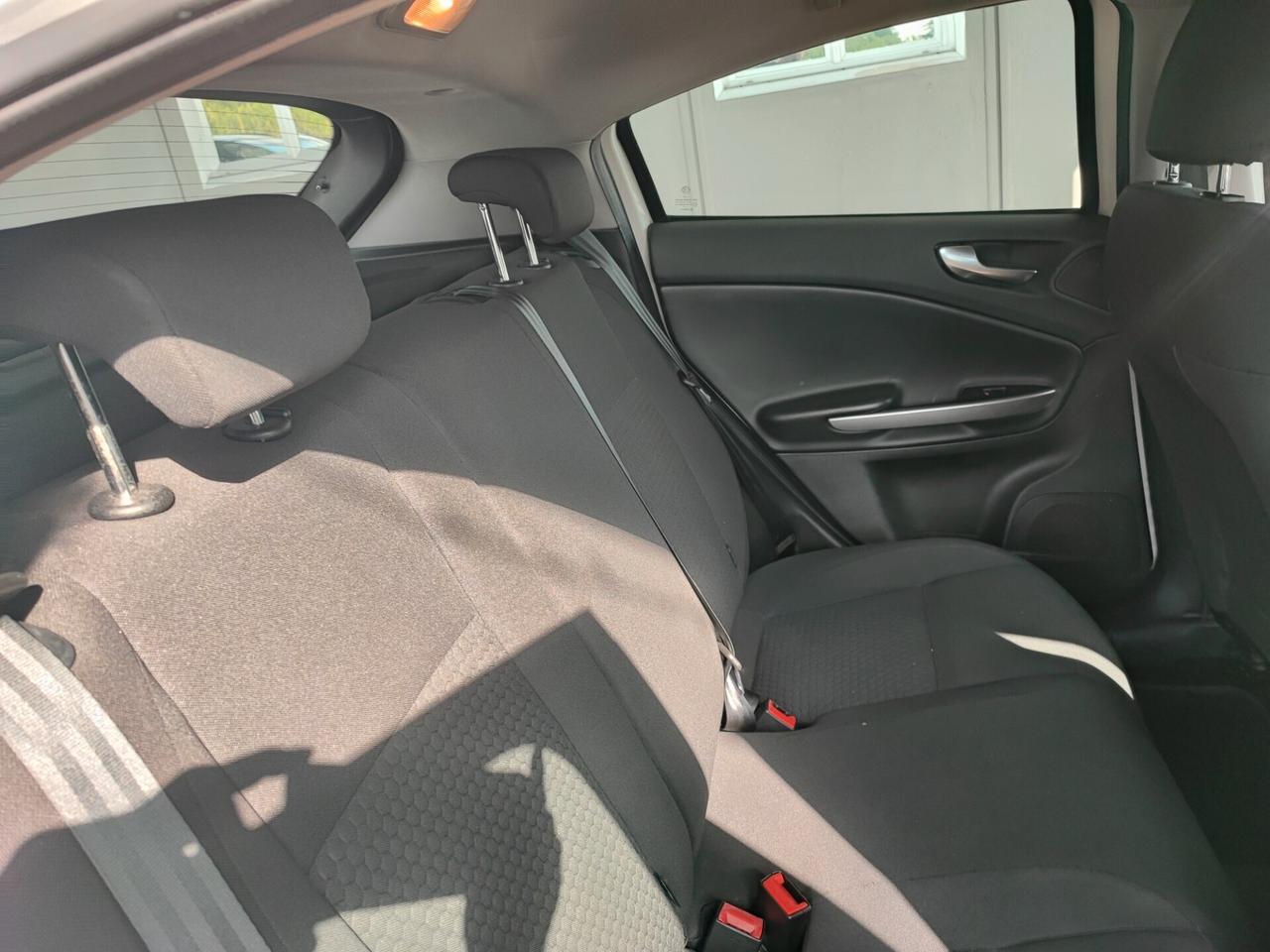 Alfa Romeo Giulietta 1.6 JTDm-2 105 CV Distinctive