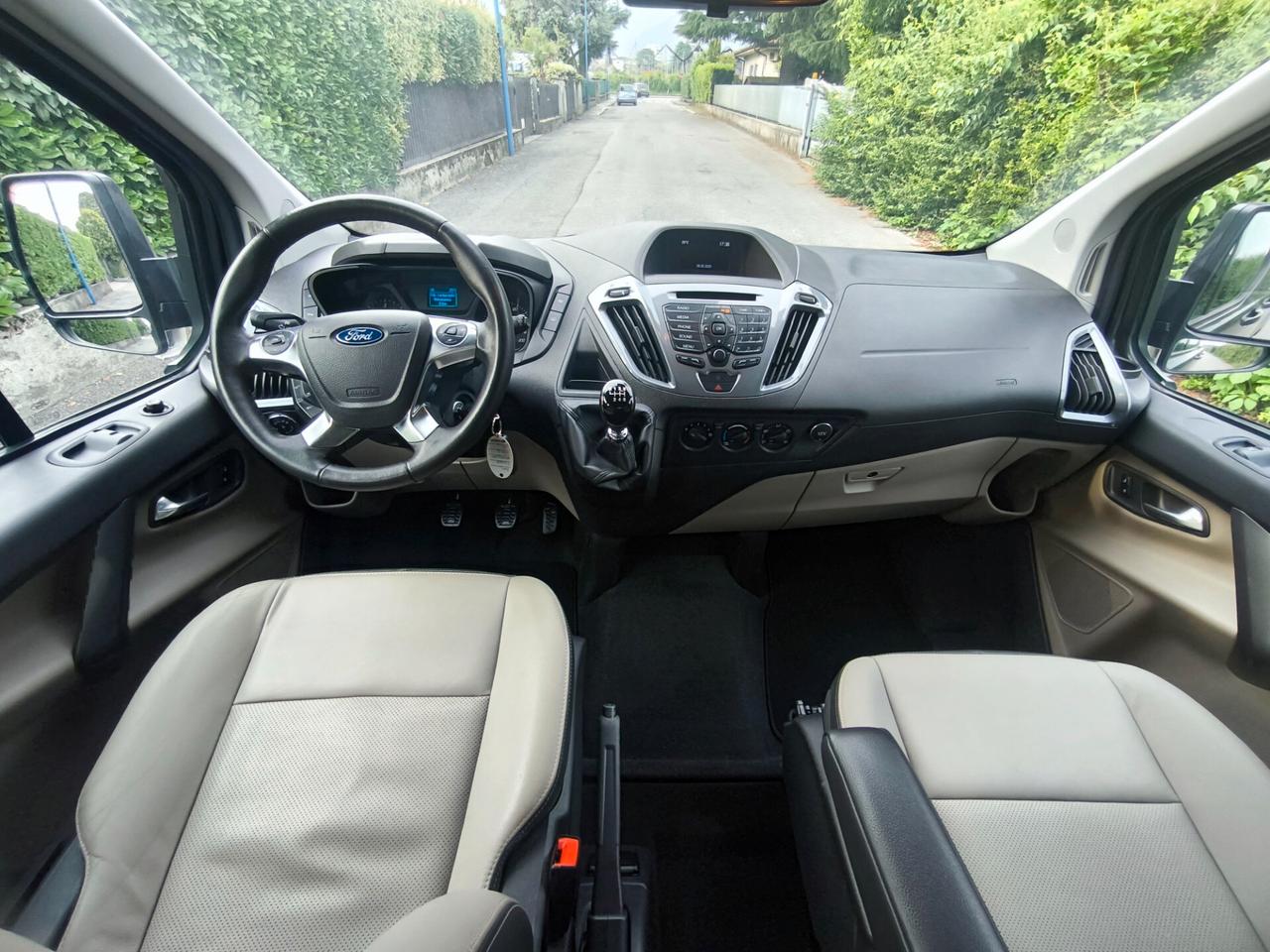 FORD TOURNEO CUSTOM – TITANIUM-2016- EURO 6-GANCIO TRAINO