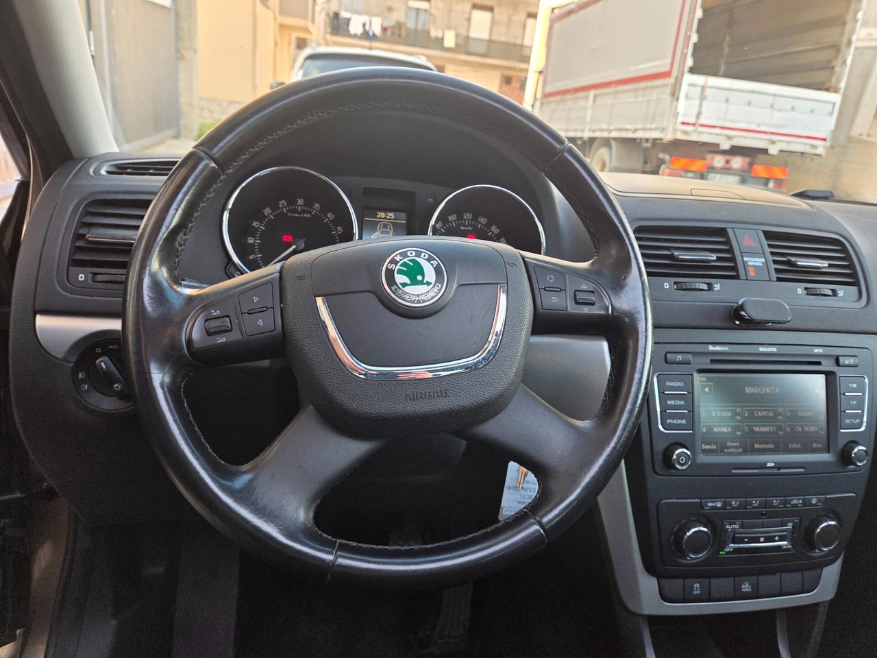 SKODA YETI 4X4 2.0 TDI 140 CV TETTO APRIB KM CERTIF