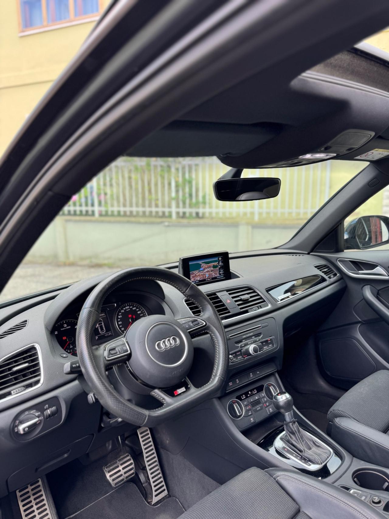 Audi Q3 2.0 TDI 150 CV sline quattro S tronic Sport