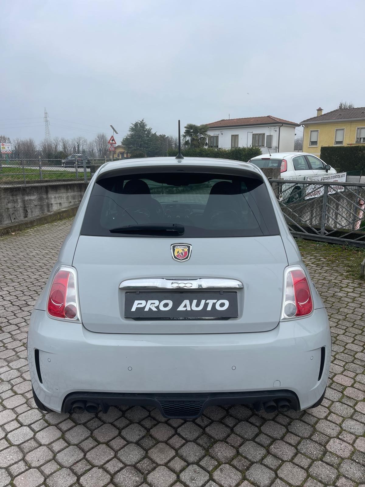 Abarth 500 1.4 Turbo T-Jet Custom