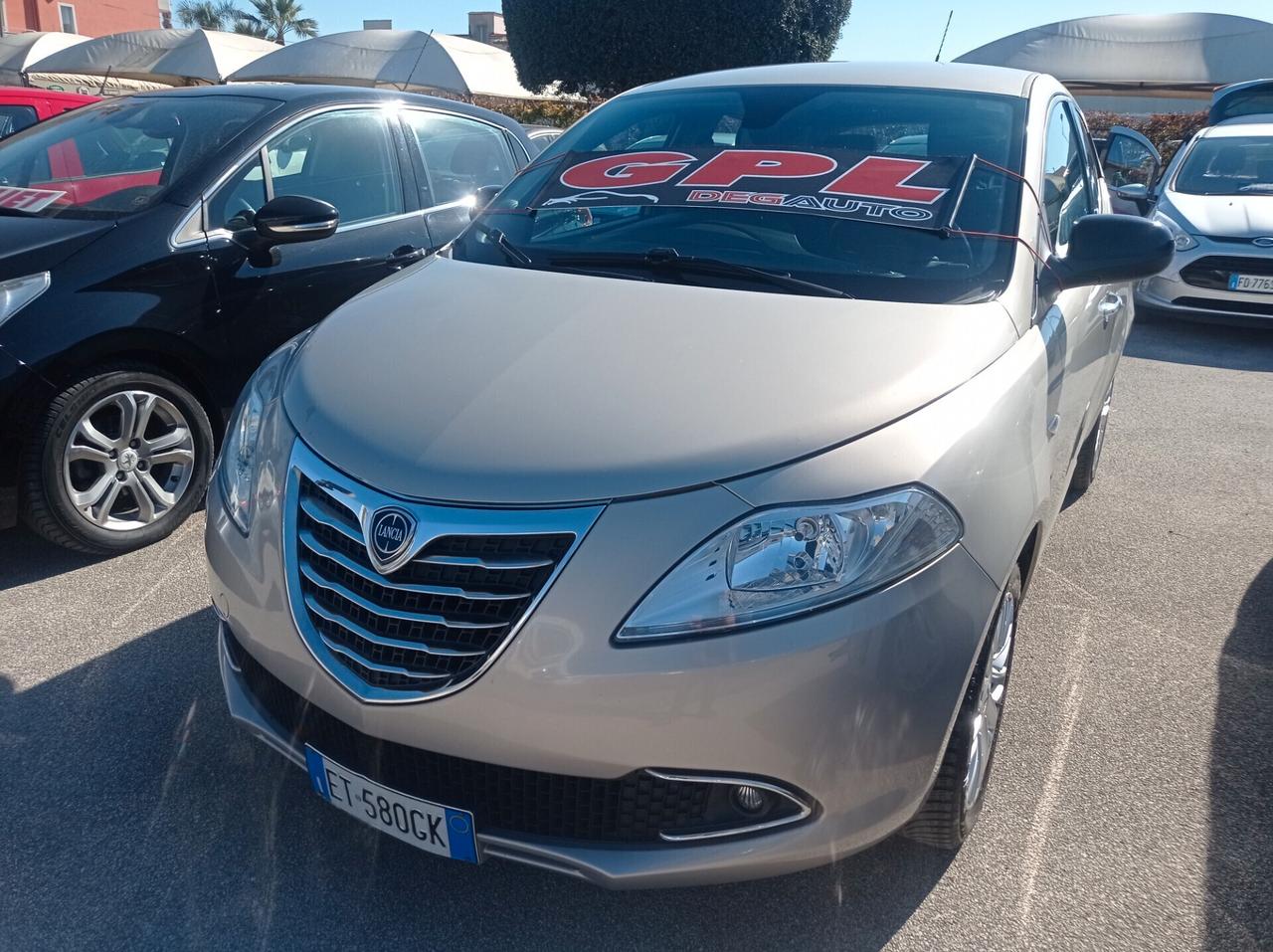 Lancia Ypsilon 1.2 69 CV 5 porte GPL di serie Ecochic Gold