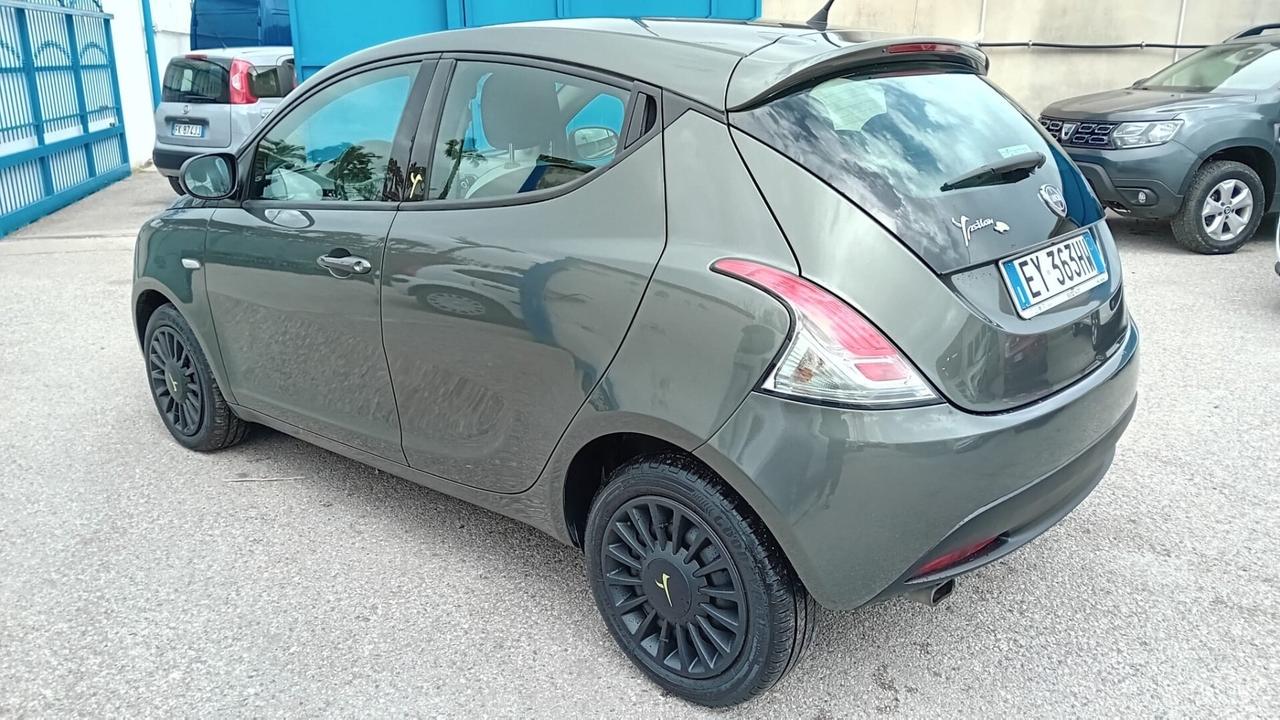 Lancia ypslon 1.2 gpl-full/opt-km 90000-2015