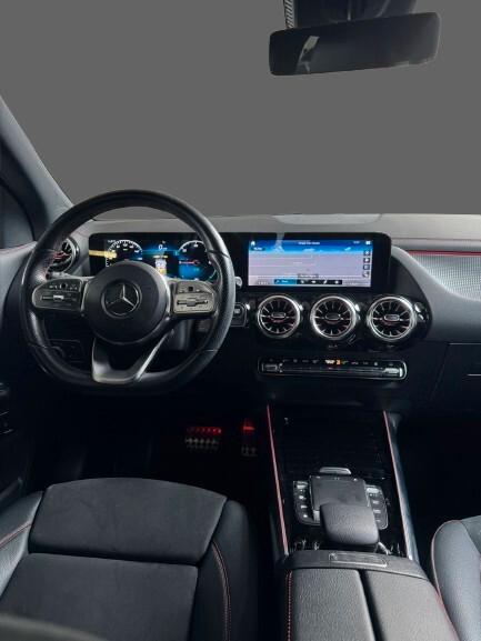 MERCEDES-BENZ EQA 300 4MATIC AMG