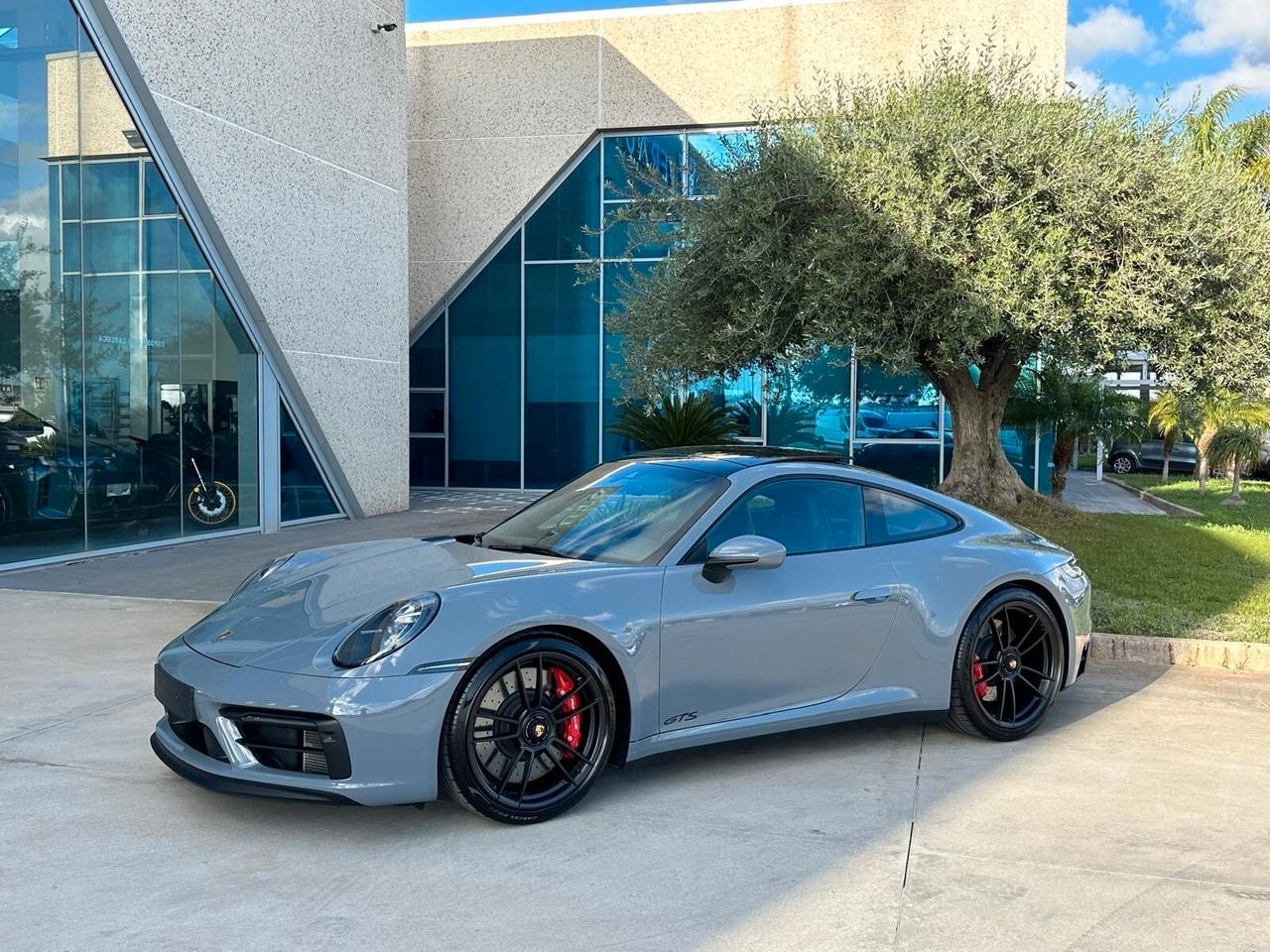 Porsche 992 Carrera GTS possibilità noleggio no scoring