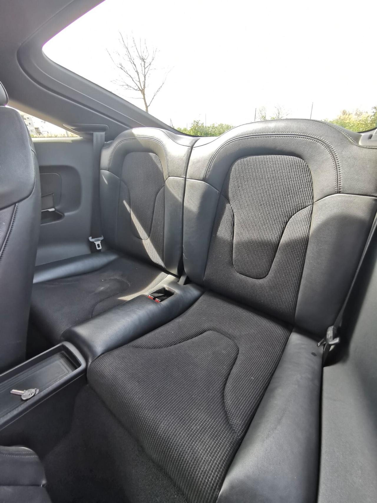 Audi TT Coupé 2.0 TFSI S-LINE