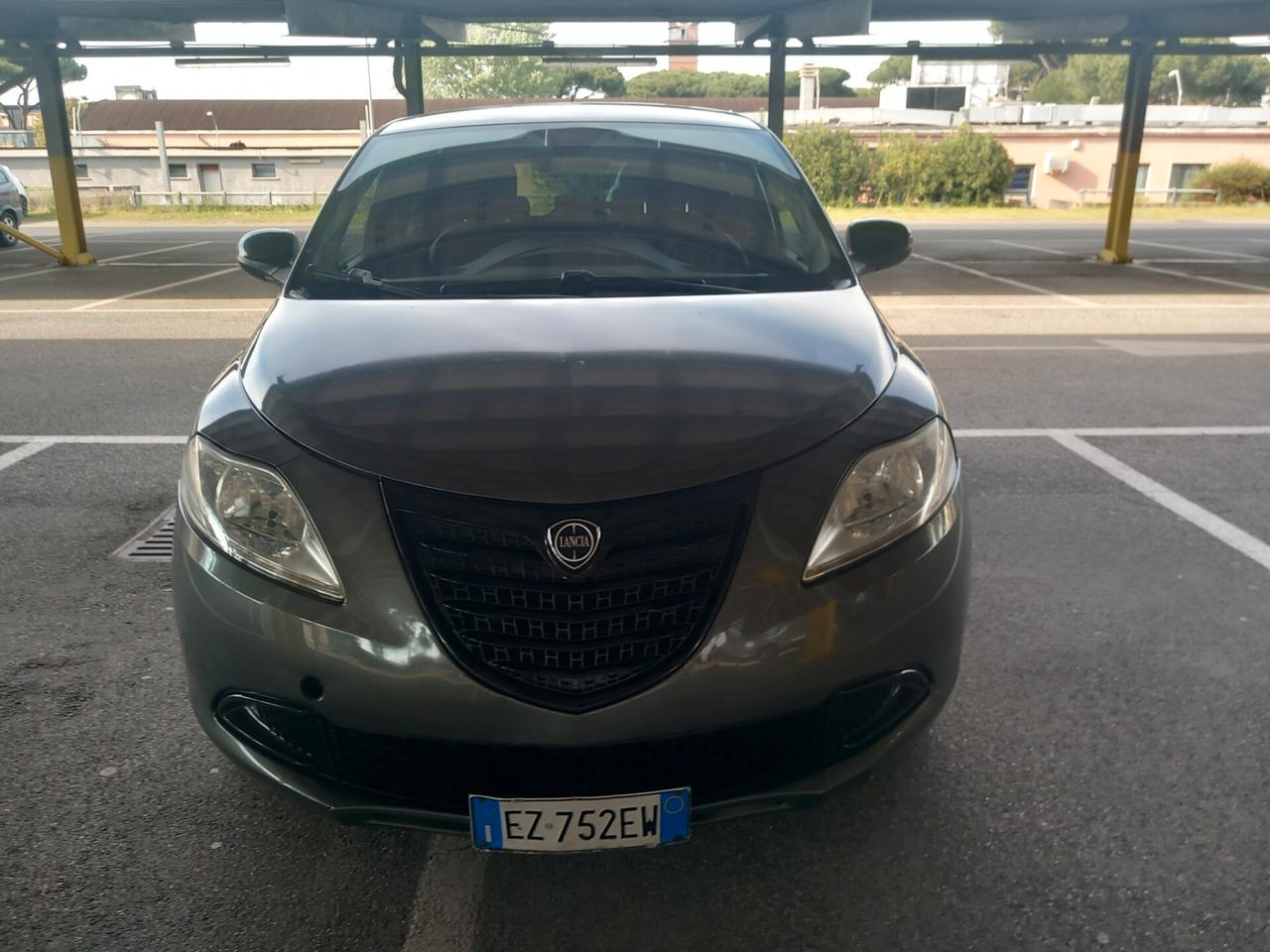 Lancia Ypsilon 1.2 69 CV 5 porte Gold