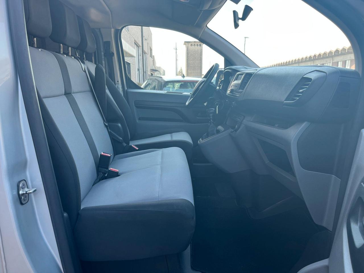 Peugeot Expert BlueHDi 115 S&S PL-TN Combi Standard 9 POSTI