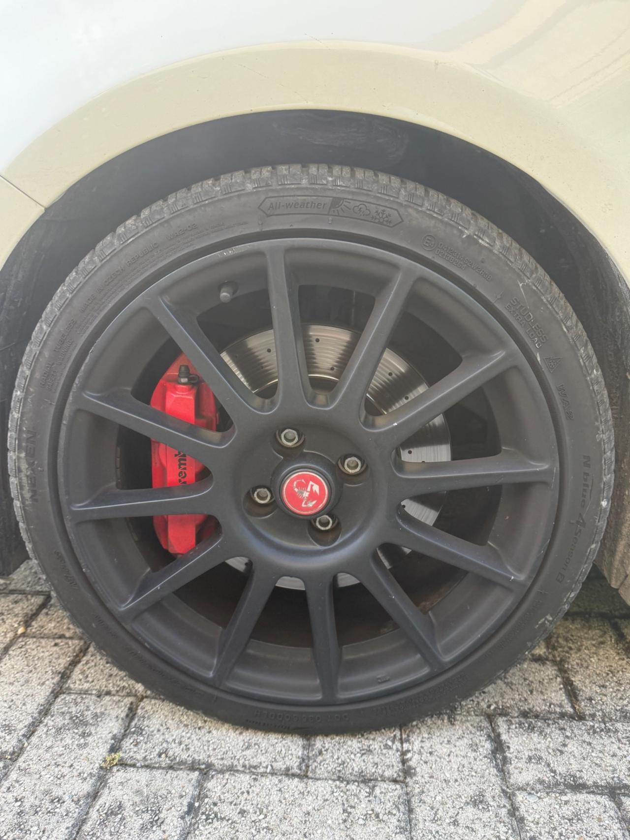 Abarth 595 1.4 Turbo T-Jet Competizione 180CV