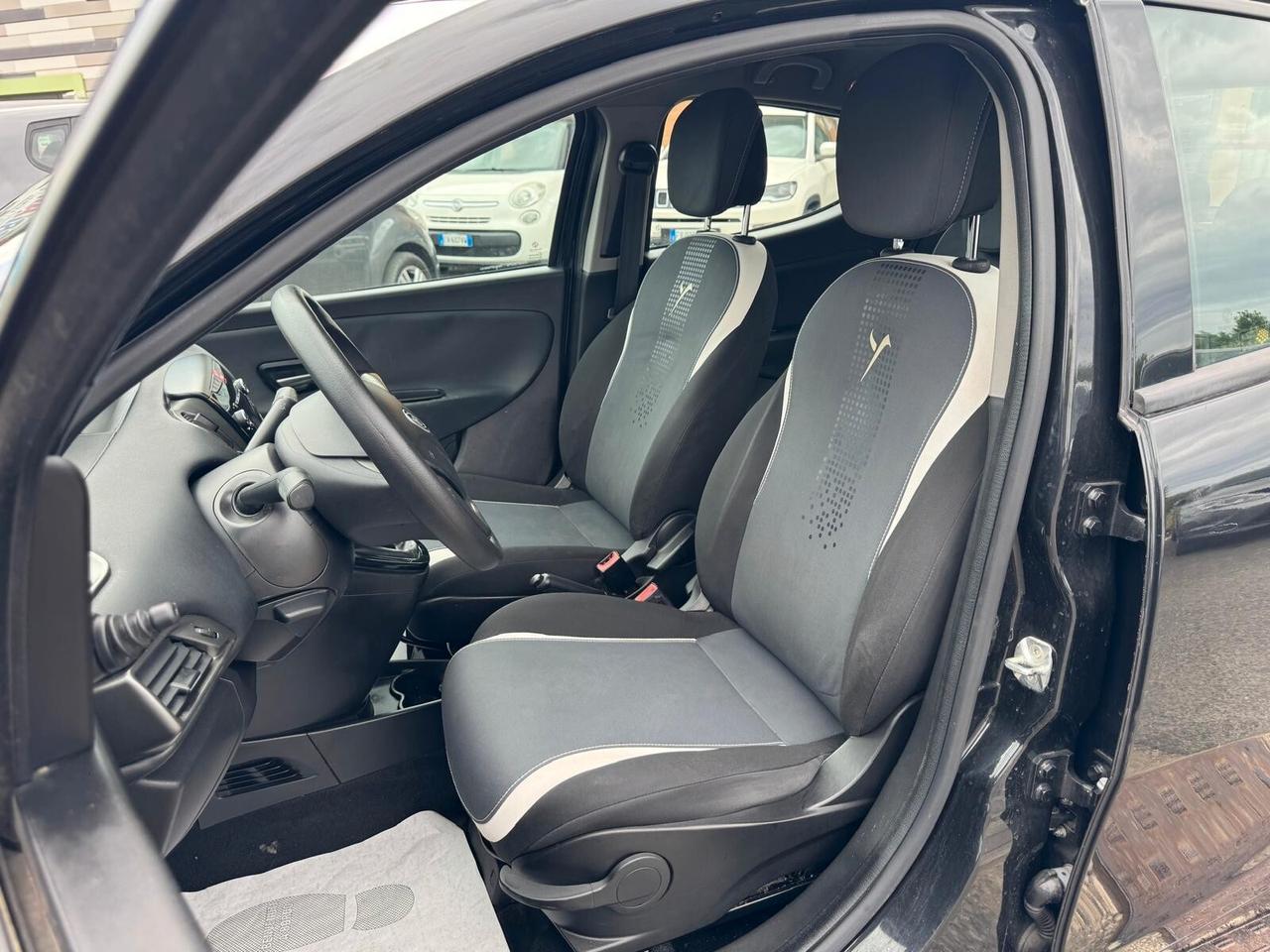 Lancia Ypsilon 1. 2 BENZINA 69CV 2014