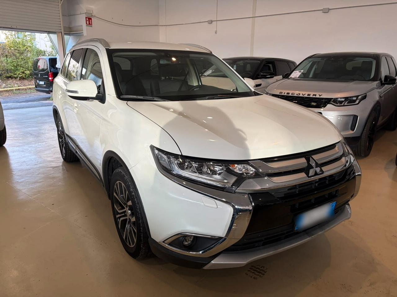Mitsubishi Outlander 2.2 DI-D 4WD Instyle Plus SDA 7 posti