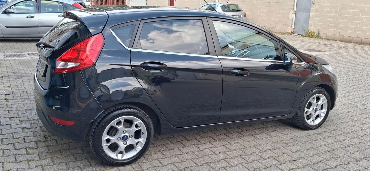 Ford Fiesta 1.4 Titanium BenzGPL