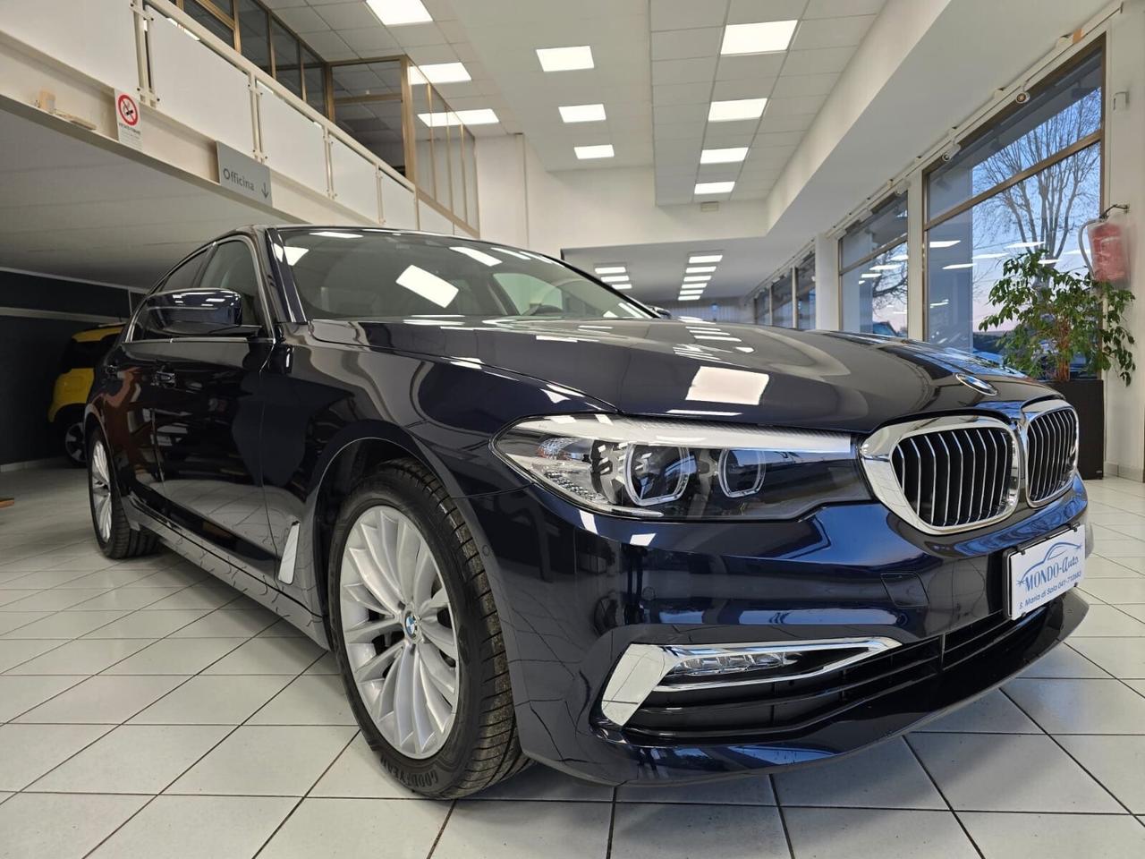 Bmw 530d xDrive Luxury 265cv con 11.000km PARI A NUOVO!!