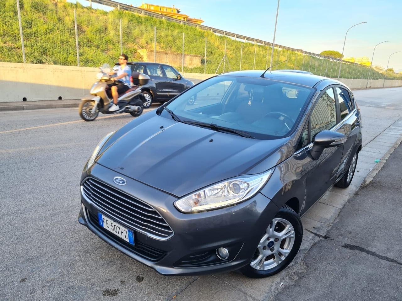 Ford Fiesta Ford fiesta 1.2 gpl titanium