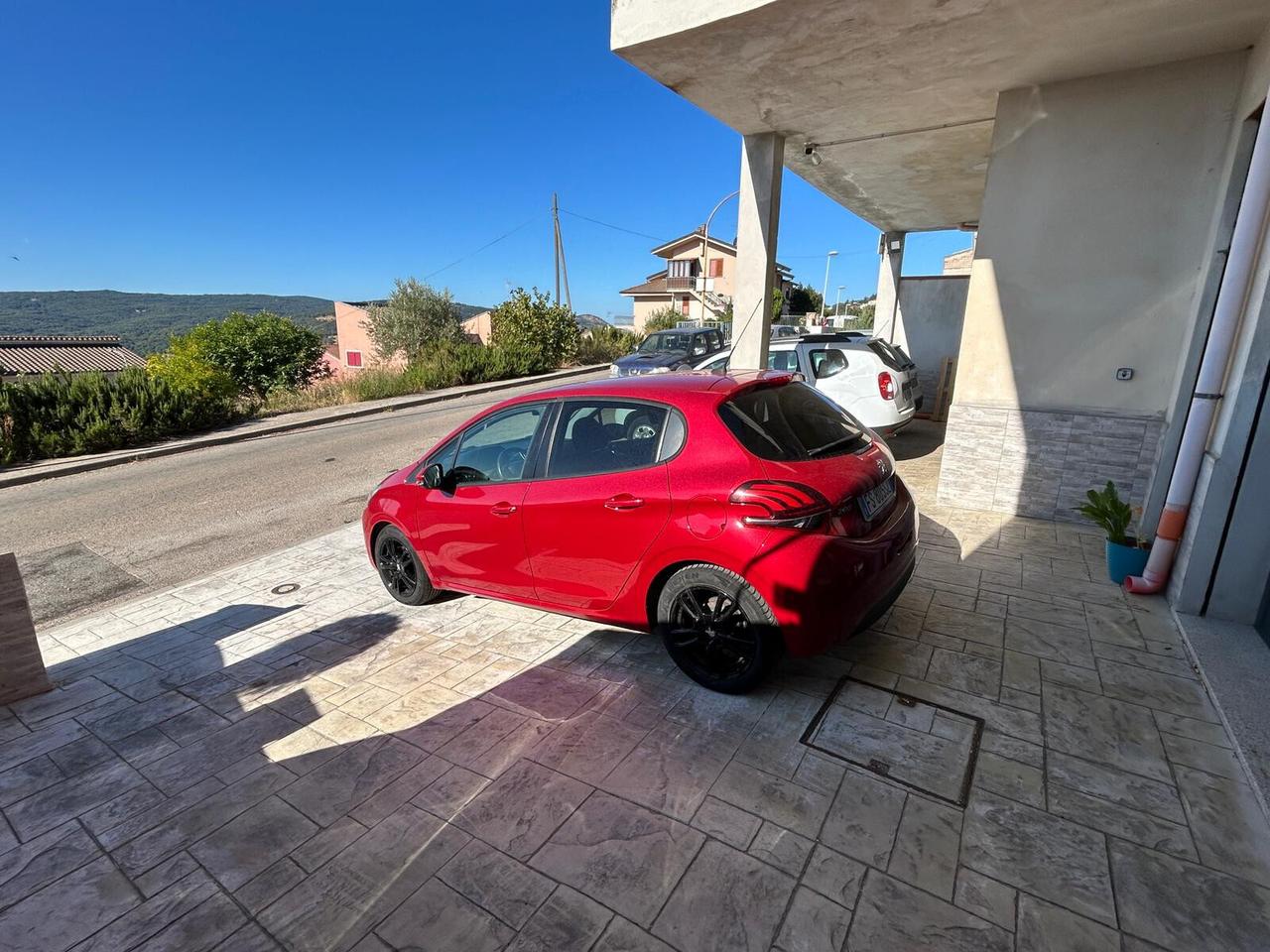 Peugeot 208 BlueHDi 75 5 porte Black Line 2