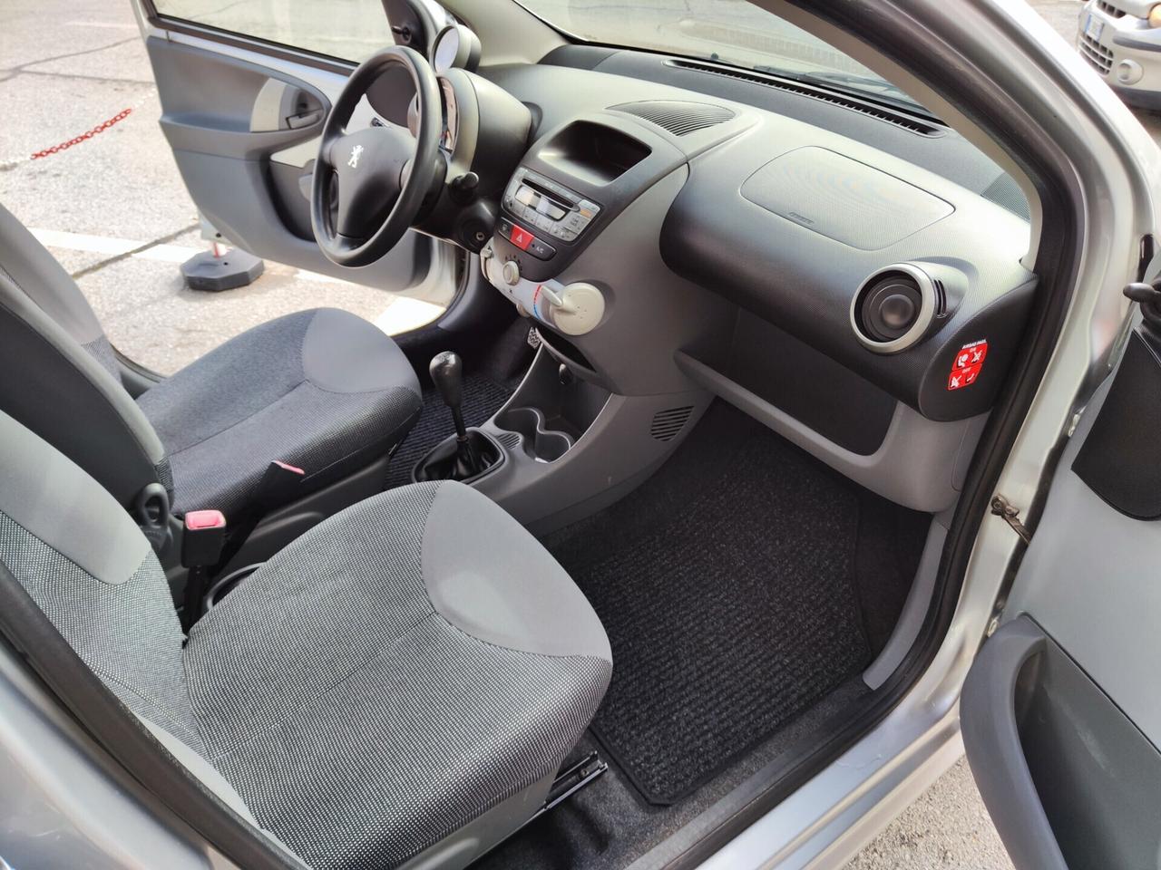Peugeot 107 1.0 68CV 5 porte NEOPATENTATI