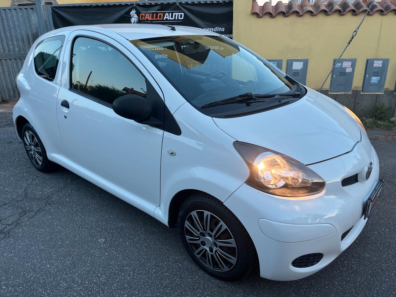 Toyota Aygo 1.0 12V VVT-i 3 porte Deep Ocean Connect