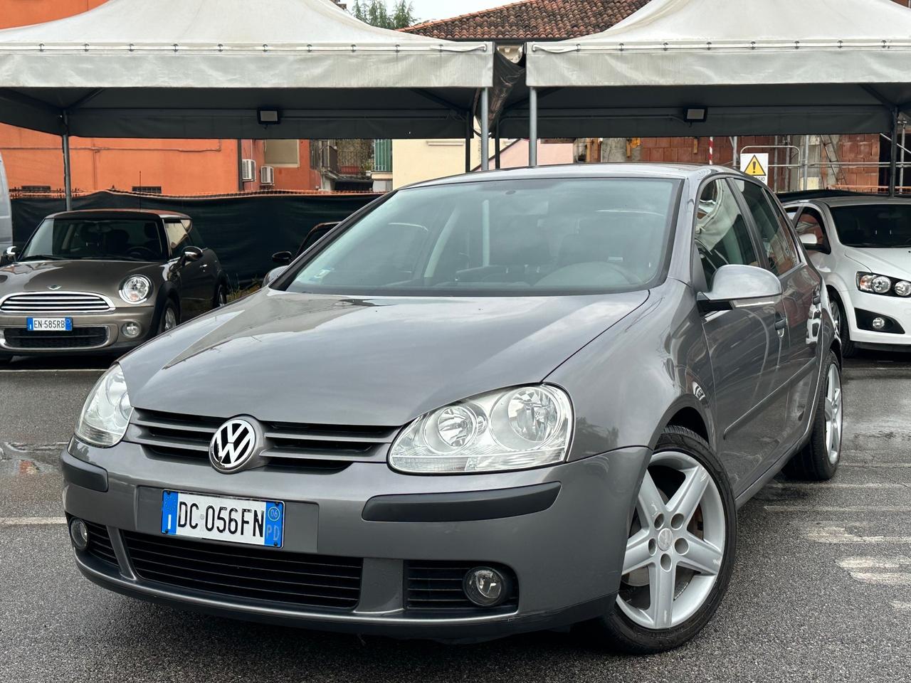 Volkswagen Golf 1.6 16V FSI 5p. Sportline