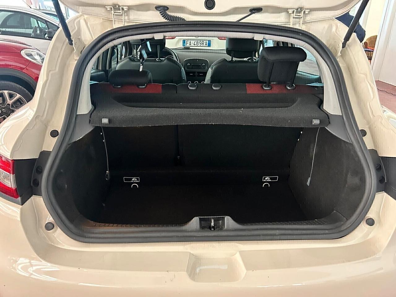 RENAULT CLIO serie5 Benzina 1.2 CV 73 Km 175.485 Garanzia 12 mesi X NEOPATENTATI