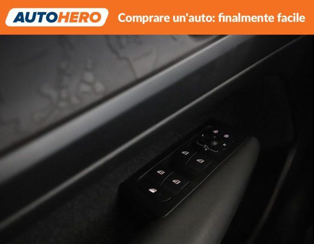 VOLVO XC40 T2 Momentum Pro