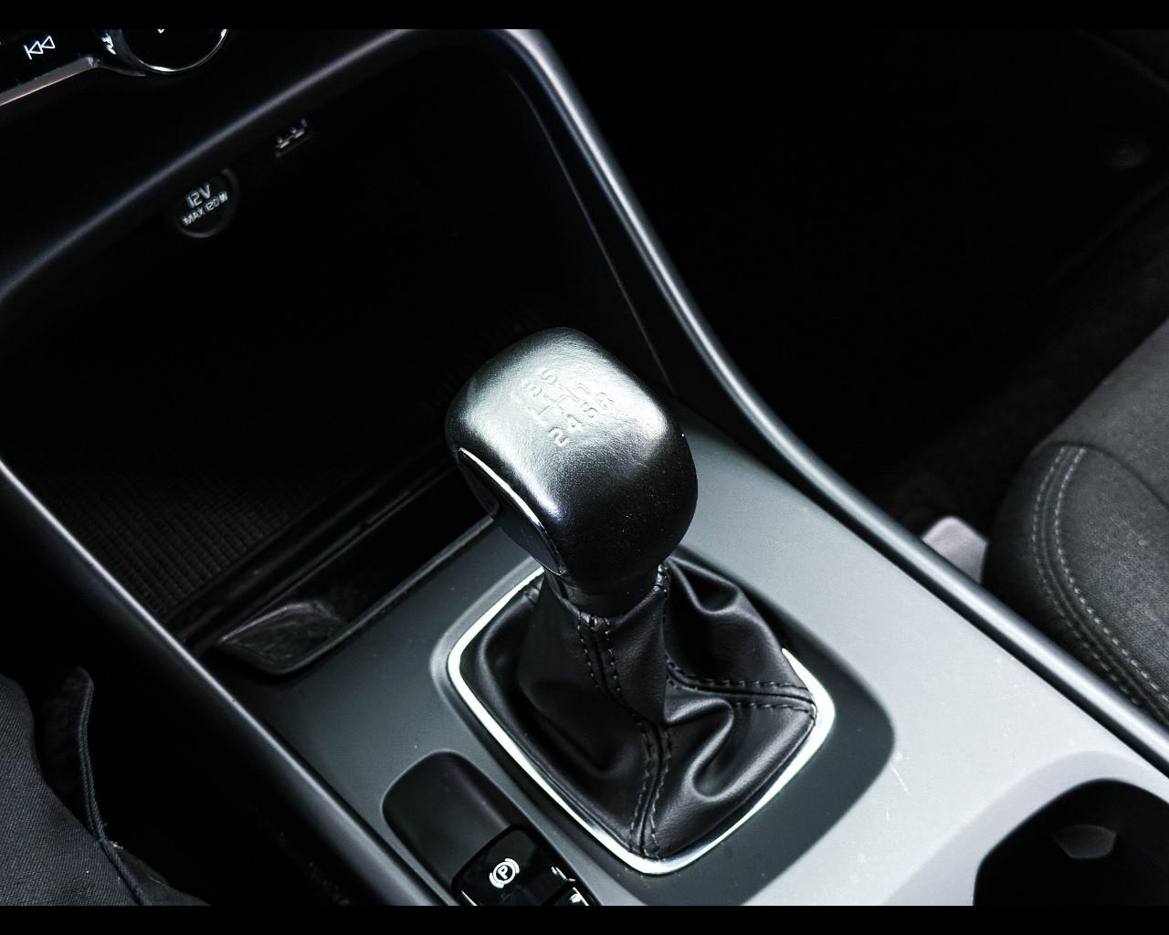 VOLVO XC40 T2 Momentum Core