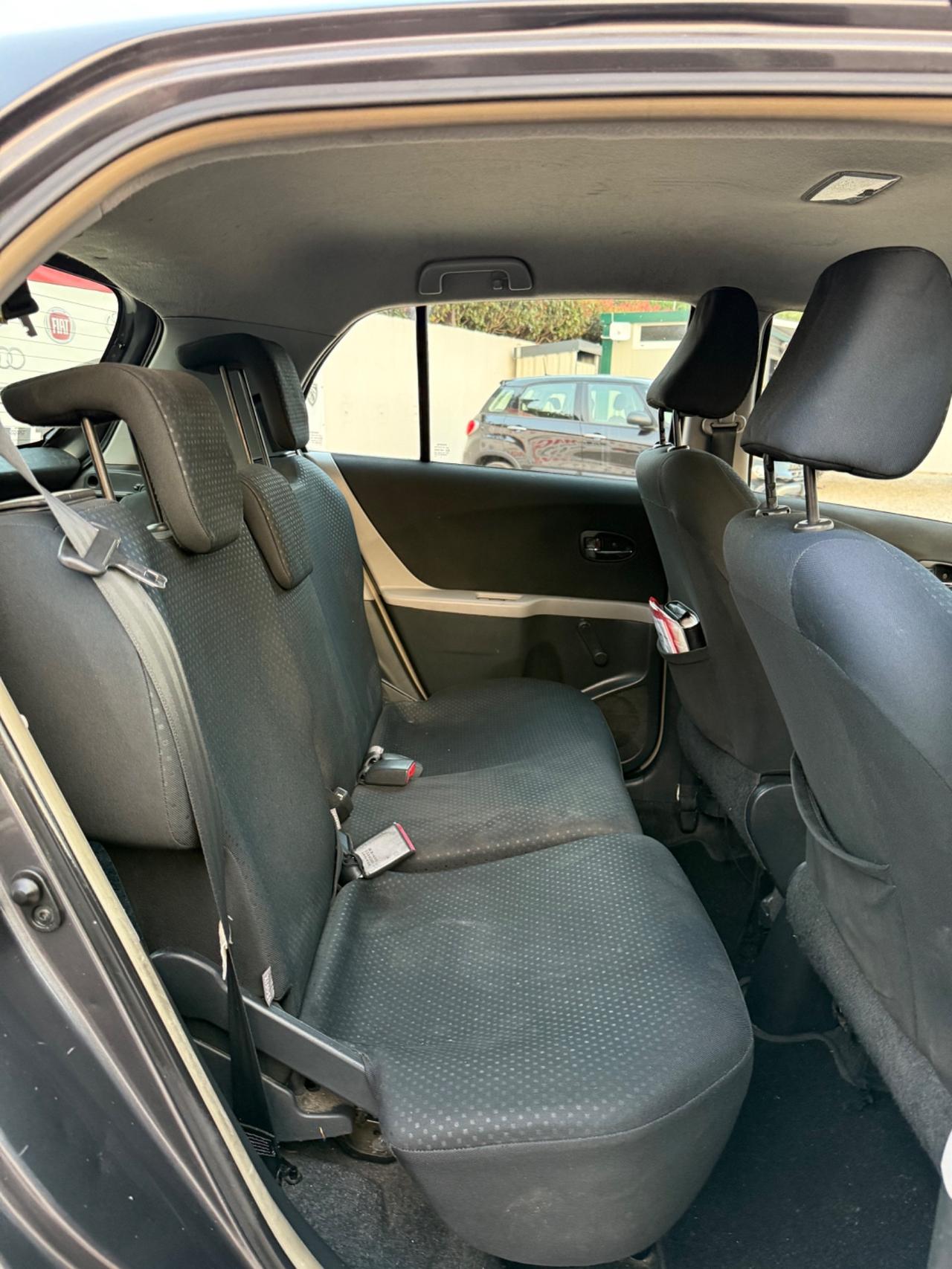 Toyota Yaris 1.0 5 porte Sol