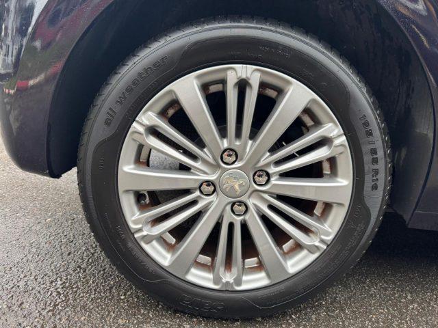 PEUGEOT 208 1° serie PureTech 82 5 porte Allure