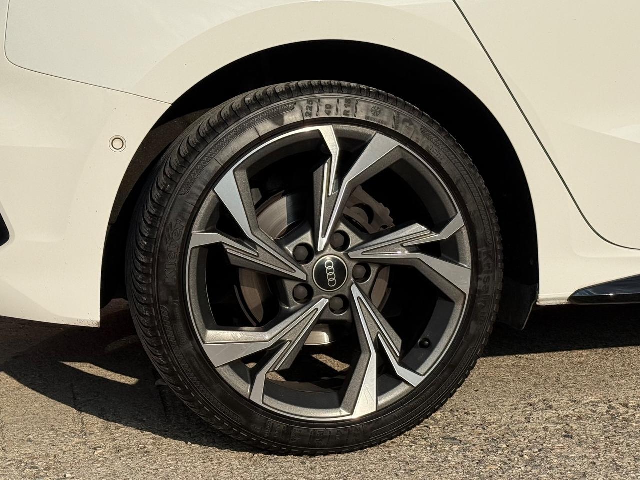 Audi A3 SPB 30 g-tron S tronic line edition