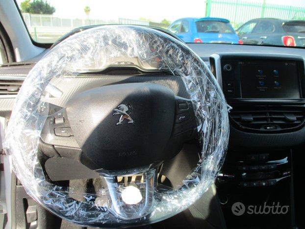 Peugeot 208 5P 1.6 75CV E6 ALLURE LED/CAR PLAY KM