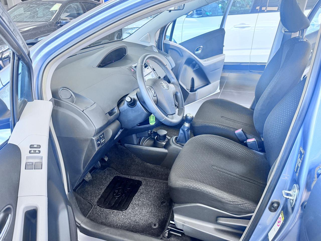 Toyota Yaris 1.0 5 porte Now