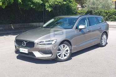 VOLVO V60 B4 (d) Geartronic Momentum Business Pro